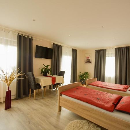 Mainzimmer - Business Apartments Hasloch  Exterior foto